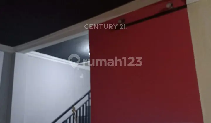 ruang tamu rumah strategis area pusat kota