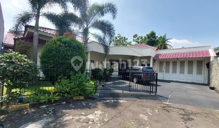 tampak depan rumah luas murah pusat kota