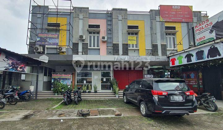 tampak depan ruko 3 lantai pomad ciluar