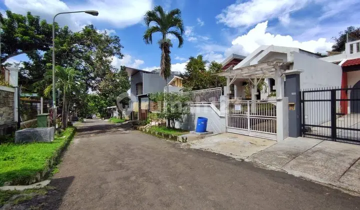 tampak depan rumah mewah villa duta termurah