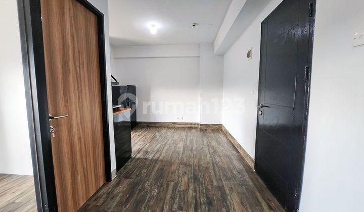ruang keluarga apartemen bintaro park view furnish