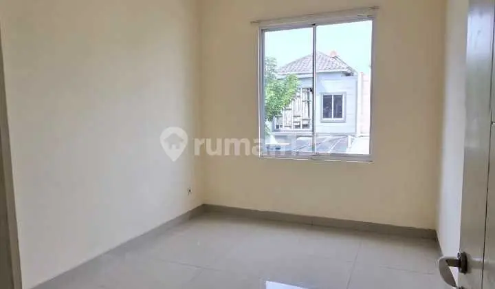 kamar tidur rumah di green lake city,