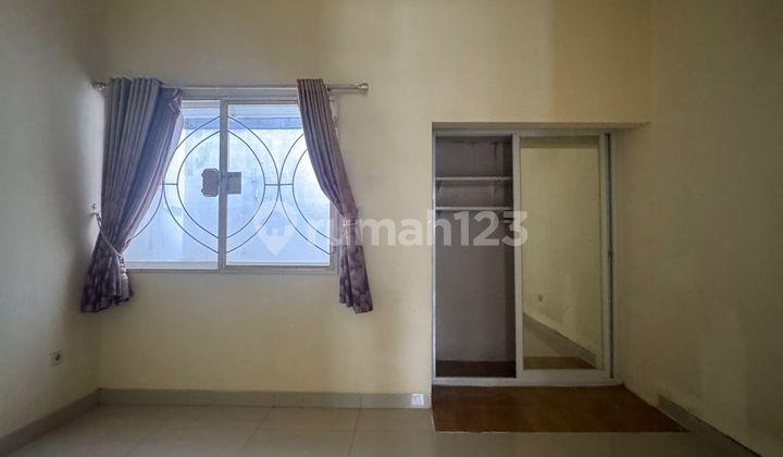 kamar tidur rumah di green lake city