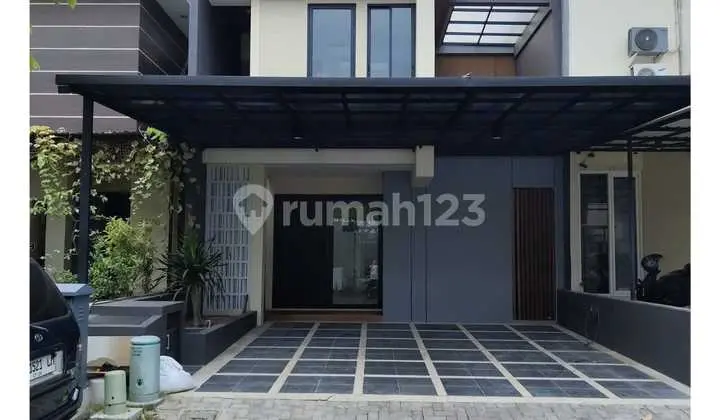 tampak depan rumah moca verbana dian istana