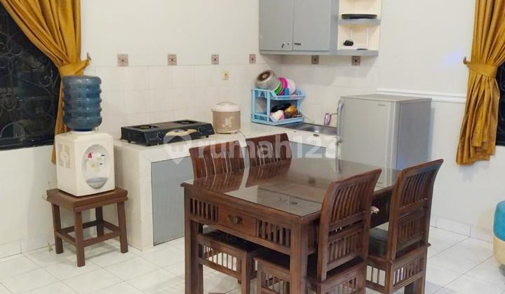 dapur villa nyaman 2 lantai –