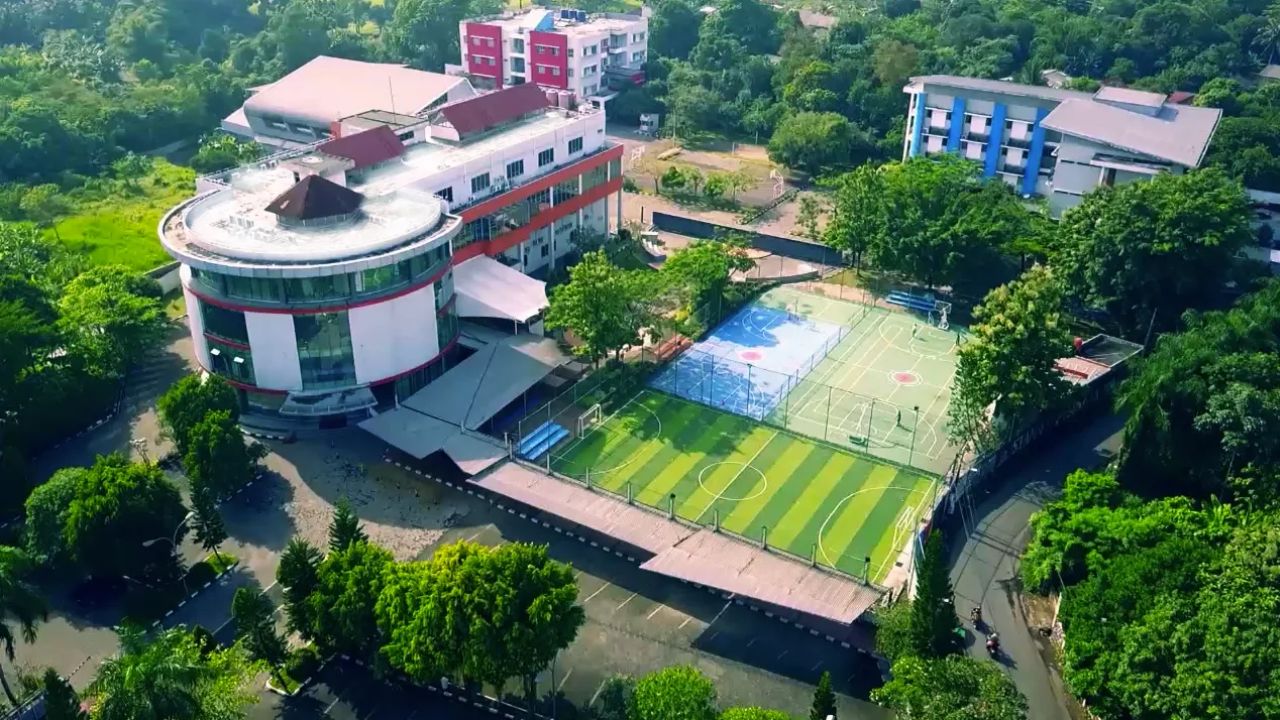 6 Boarding Schools in Indonesia for Expat Children 2 1. Kharisma Bangsa School