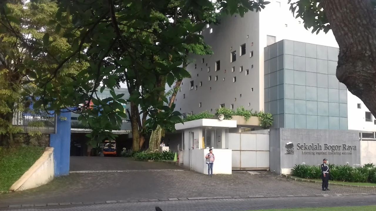 2. Sekolah Bogor Raya