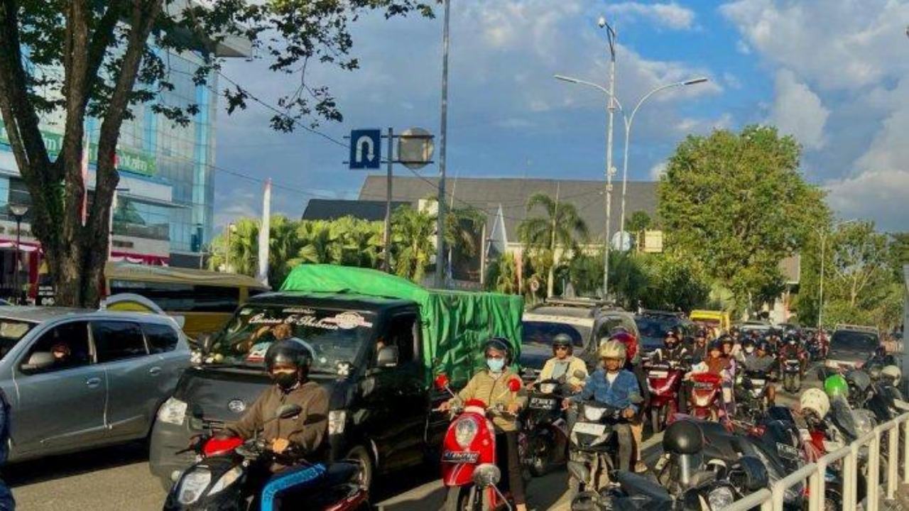 penjualan kendaraan bermotor kaltim