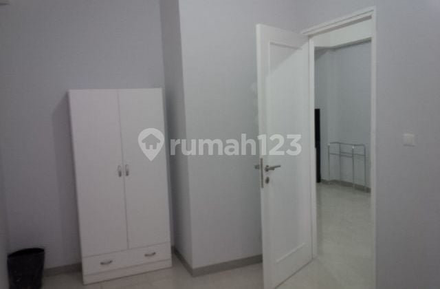 Paddington, nyaman eksklusif, tipe studio, di samping Binus, dikelilingi pusat perbelanjaan/bisnis, akses toll langsung,
