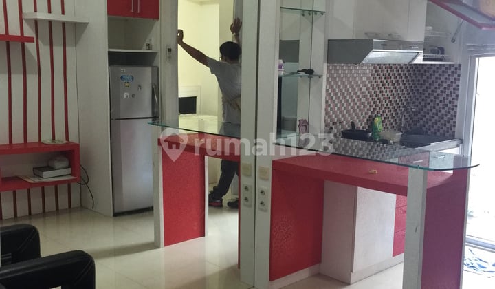 Apartemen Green Pramuka City 2 BR Furnished Bagus