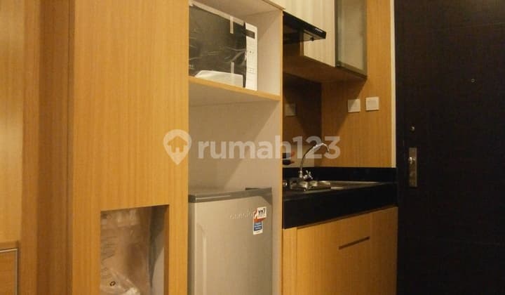 Apartemen Keren dekat Senayan Tipe Studio ada Balkon lho