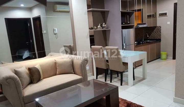 Apartemen Central Park Residence 1BR Full Furnished Lantai Sedang View Pool