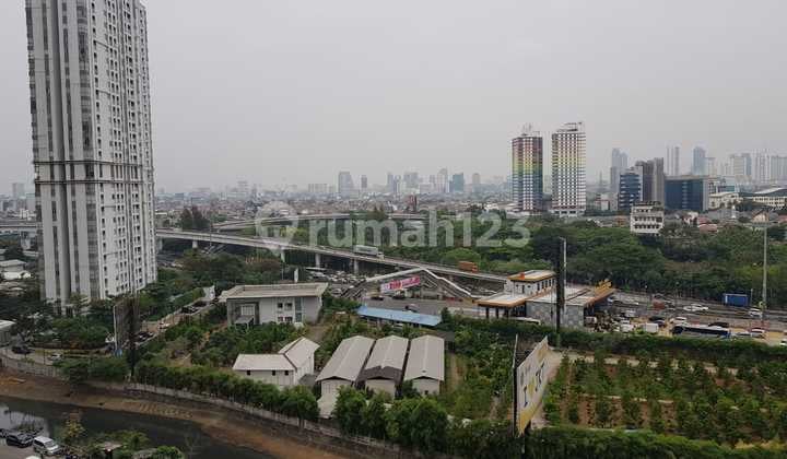 Comdominium TA Residence nyaman dekat Perguruan Tinggi, dg sky bridge ke mall TAl, dilalui bus way