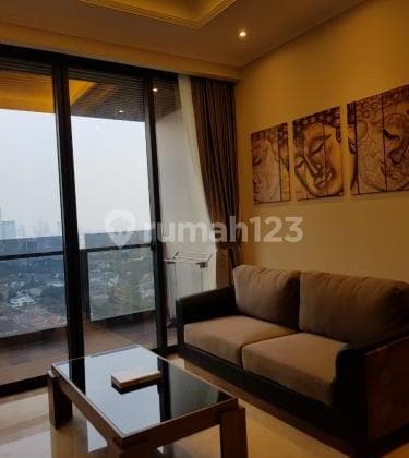 Apartemen District 8 LANTAI TENGAH/PANDANGAN TIMUR (RN1183)