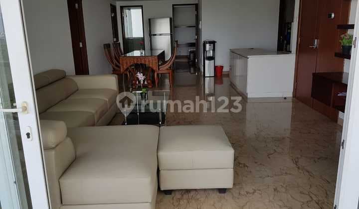 Apartemen Royale Springhill, LB 196 m2