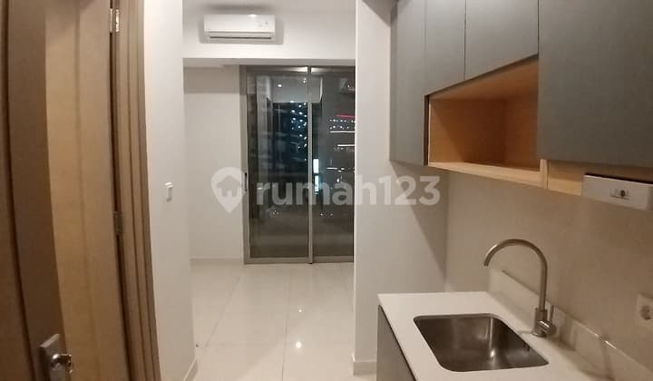 Apartemen Tipe Studio Semi Furnished Taman Anggrek Residences di Tanjung Duren,Jakarta Barat