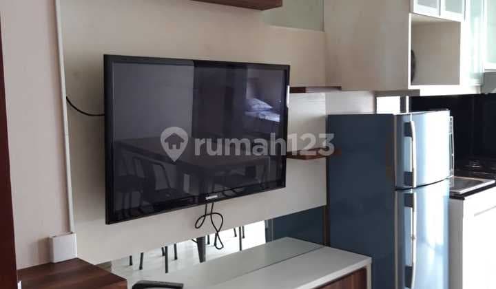 Royal Mediterania Garden, 2 BR Furnished Lantai Sedang