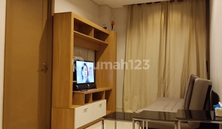 1BR Apartemen Taman Anggrek Residence Furnished Unit Murah di Tanjung Duren