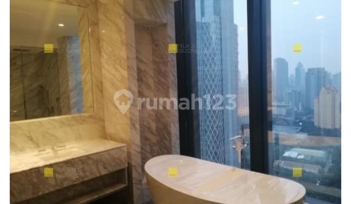 For Sale Apartement Langham Residence, Size 354 M2, 3 Bedrooms Di Jakarta Grandlucky Plaza