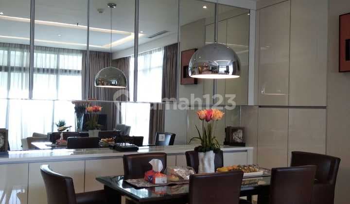 SENOPATI SUITES With PRIVATE LIFT, 2 BEDROOMS, With DOUBLE VIEW
