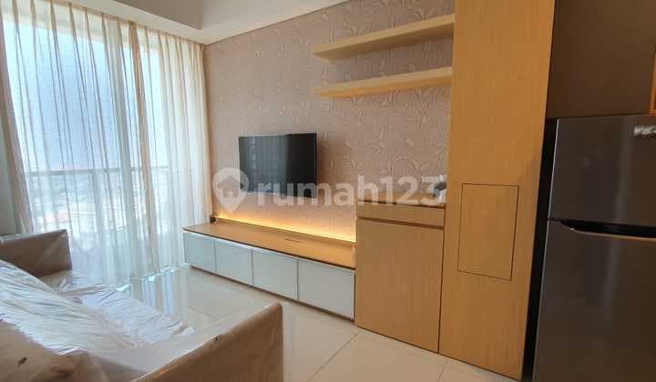 Taman Anggrek Residences, 2BR Fully Furnished Lantai Sedang View City Taman Anggrek, Jakarta Barat.