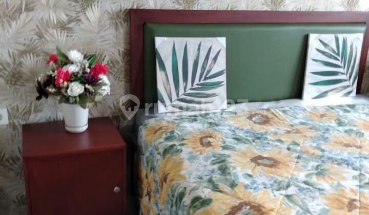 Cheap! 2 studio-type apartment units at Bintaro Icon.