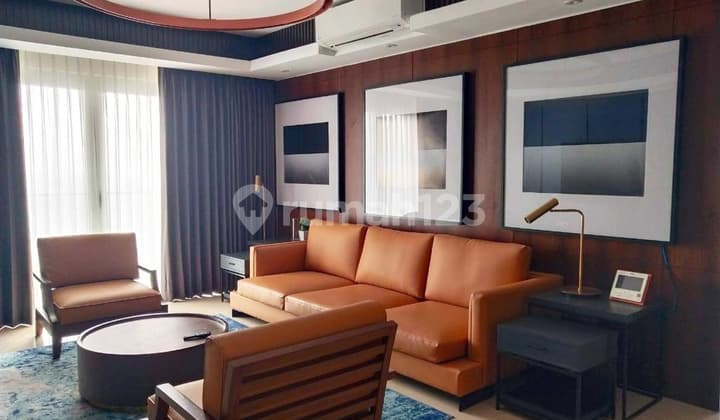 One Icon Apartment Tunjungan Plaza, Fully Furnished, Private Elevator, City View, Prime Location.