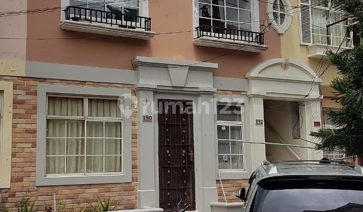 Affordable Town House Taman Elok - Lippo Village !!!