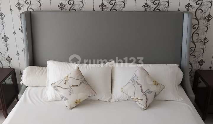 Apartemen Botanica Jakarta Selatan 2BR, View Pool Furnished (Yul)