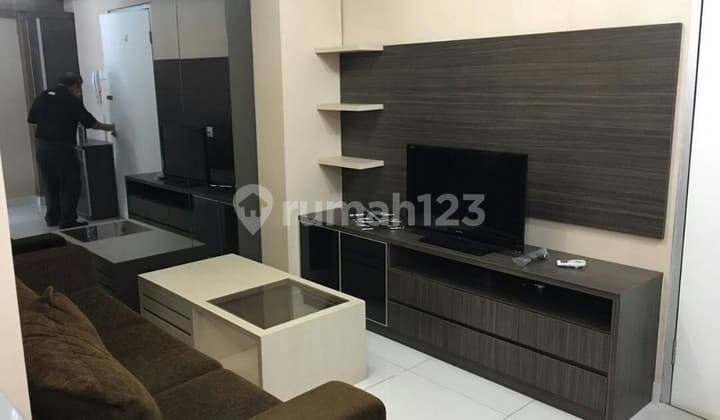 Apartemen greenbay tipe 2 kamar renovasi 2 unit jadi 1 unit furnish bagus.