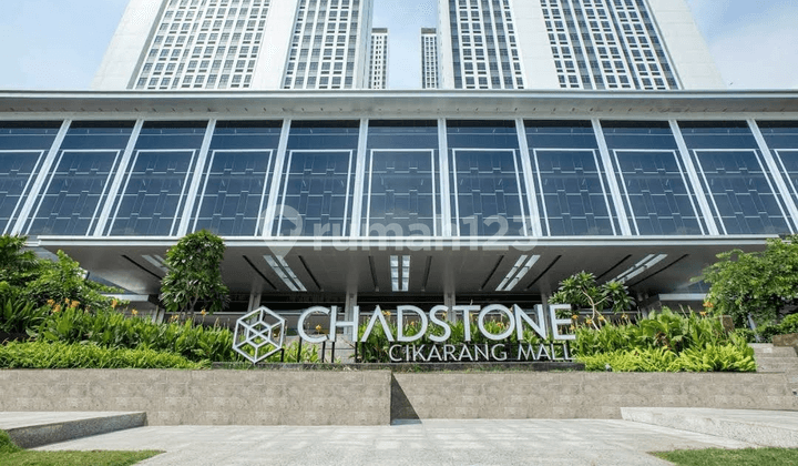 kan Apartemen Mewah Chadstone Lippo Cikarang Tower A pool view