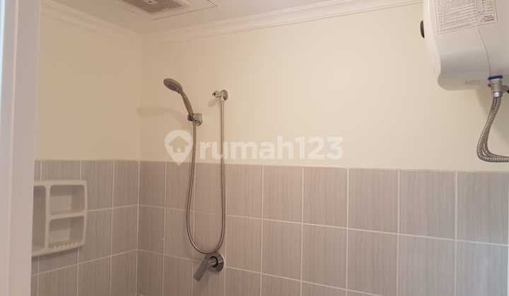 Puncak Dharmahusada Tower A 38th Floor Studio Apartment Furnished