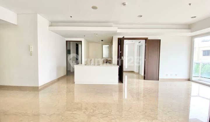 Apartemen royale springhill 3 kamar private lift 196 meter termurah
