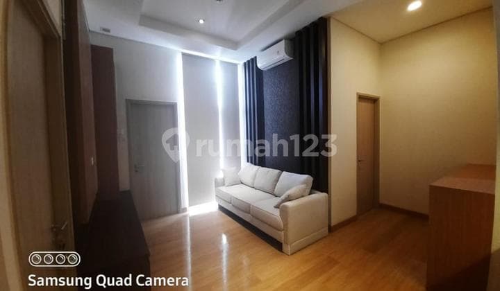 Elpis Residence Jakarta Pusat, 3bedroom, Fullyfurnished, High Ceiling, Unit Bagus.