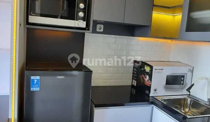 Apartemen Edge furnish siap huni kondisi baru