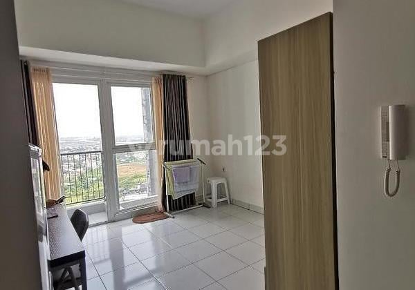 for quick sale Casa De Parco Apartment studio type semi furnished neat South Tangerang