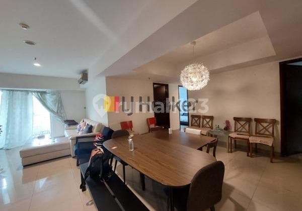 Sherwood Residence 2nd Floor Apartment with Pool View, Kelapa Gading