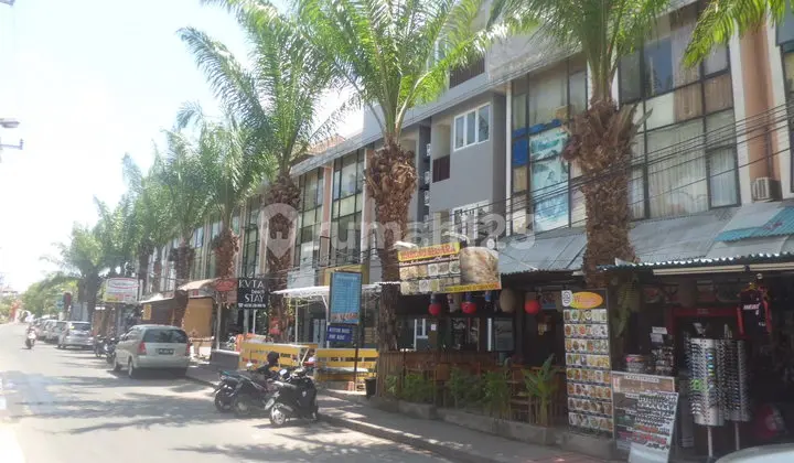 Di jual ruko di Jl wanasegara, di area turis Kuta