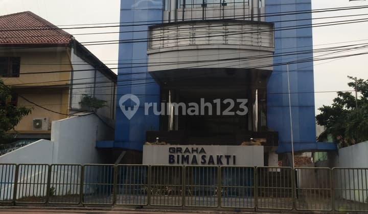 Ruang Usaha Gedung Lokasi Premium Semarang