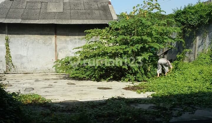 strategis letak pinggir jalan raya kapuk kamal sangat cocok untuk bangun gudang