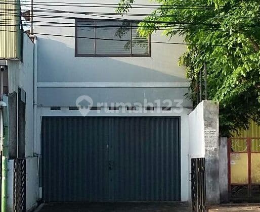 Ruko siap pakai di jalan Brigjend. Katamso