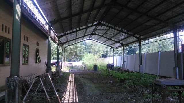 Rumah+Gudang Siap Pakai Kondisi Bagus Lokasi Strategis di Gitung-Ciwaringin