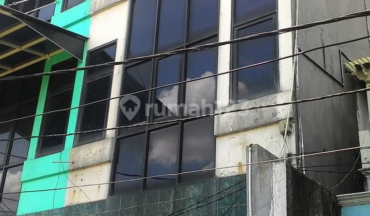 Ruko Jln. Biak siap pakai untuk gudang