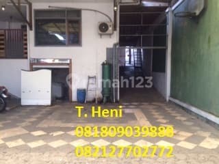 Tempat Usaha di Moch Toha