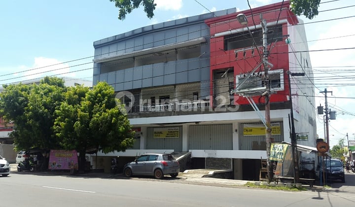 Strategic city center shophouse on Veteran Street, Solo.