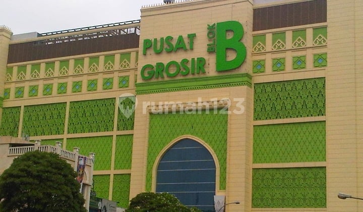Tanah Abang Market Block B Corner Stall