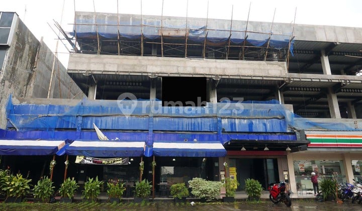 Gedung Di Pondok Bambu. Gedung Di Pondok Bambu.