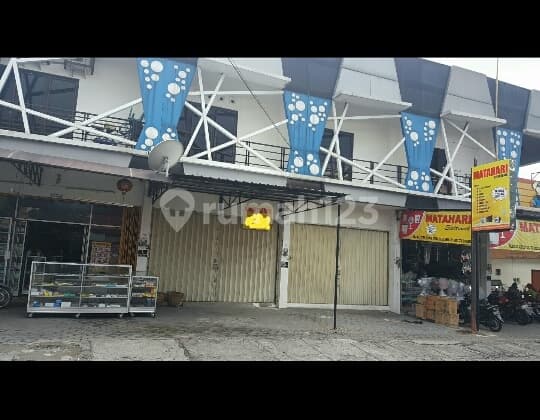 Ruko Nologaten Dekat Jl Solo dan Ambarukmo Plaza.
