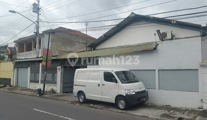 Rumah Atau Ruang Usaha Strategis Dekat Jalan Veteran Solo