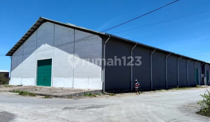 Gudang Sewa Murah di Pattene Business Park. Posisi Sudut 2 Pintu